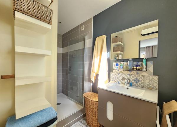 À VENDRE ILE D'OLERON – Maison individuelle coup de cœur 5 pièces – Terrain clos & terrasses + Garage – 349 990 € FAI