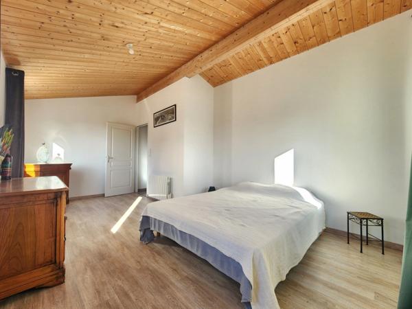 À VENDRE ILE D'OLERON – Maison individuelle coup de cœur 5 pièces – Terrain clos & terrasses + Garage – 349 990 € FAI