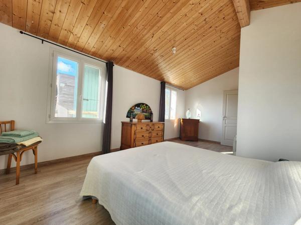 À VENDRE ILE D'OLERON – Maison individuelle coup de cœur 5 pièces – Terrain clos & terrasses + Garage – 349 990 € FAI