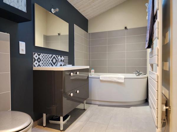 À VENDRE ILE D'OLERON – Maison individuelle coup de cœur 5 pièces – Terrain clos & terrasses + Garage – 349 990 € FAI