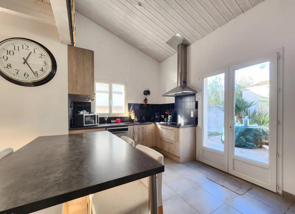 À VENDRE ILE D'OLERON – Maison individuelle coup de cœur 5 pièces – Terrain clos & terrasses + Garage – 349 990 € FAI