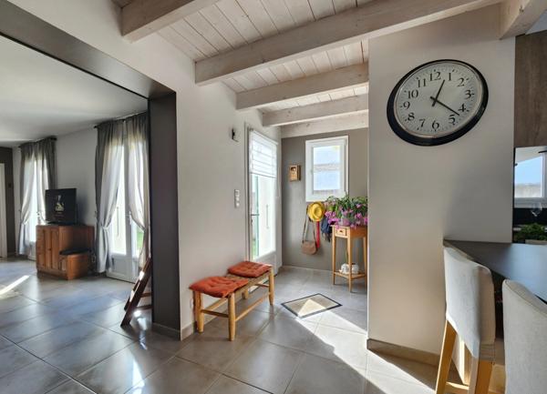 À VENDRE ILE D'OLERON – Maison individuelle coup de cœur 5 pièces – Terrain clos & terrasses + Garage – 349 990 € FAI