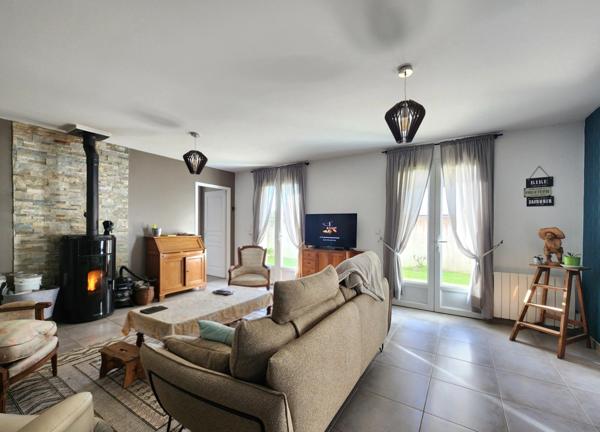 À VENDRE ILE D'OLERON – Maison individuelle coup de cœur 5 pièces – Terrain clos & terrasses + Garage – 349 990 € FAI