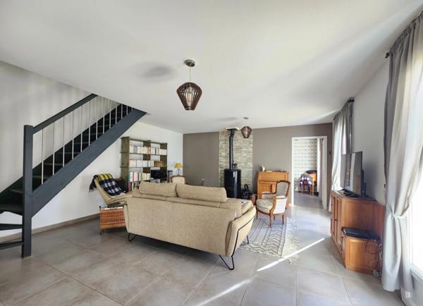 À VENDRE ILE D'OLERON – Maison individuelle coup de cœur 5 pièces – Terrain clos & terrasses + Garage – 349 990 € FAI