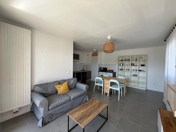 Appartement à louer 1 100 € CC Pessac 3 p 60 m² DPE C