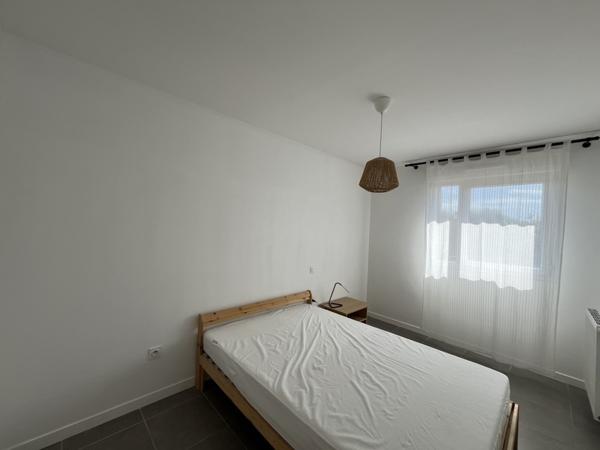 Appartement à louer 1 100 € CC Pessac 3 p 60 m² DPE C