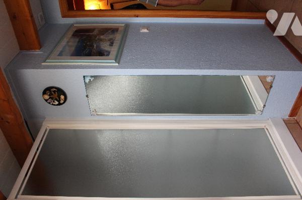 Lumineuse appartement meublé au 2ème étage d'une petite copropriété avec  place de parking et garage