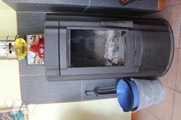 Lumineuse appartement meublé au 2ème étage d'une petite copropriété avec  place de parking et garage