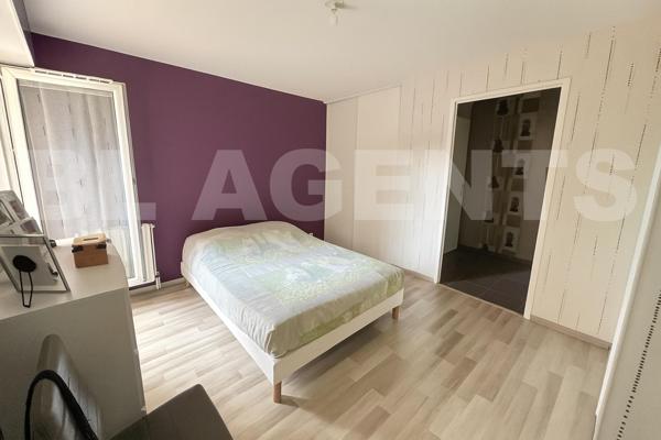Très bel appartement T2 avec balcon plein sud vendu loué/meublé, proche centre et gare.