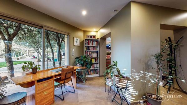 VILLA D'ARCHITECTE DE PRESTIGE Classée DPE Double A - ENVIRONNEMENT EXCEPTIONNEL - POSITION DOMINANTE