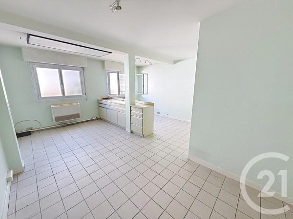 Appartement F3 à vendre  3 pièces - 70 m 2   ST NAZAIRE  - 44