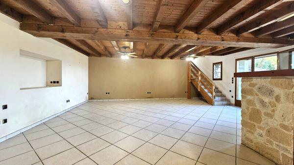 St Genix Les Villages - St Maurice - ancienne ferme - 139m² - 12 480m² de terrain