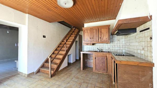 St Genix Les Villages - St Maurice - ancienne ferme - 139m² - 12 480m² de terrain