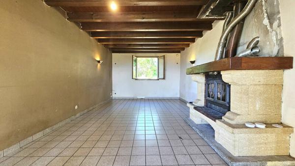 St Genix Les Villages - St Maurice - ancienne ferme - 139m² - 12 480m² de terrain