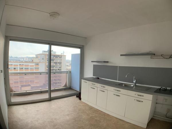 Grand appartement T3/4 centre Alès