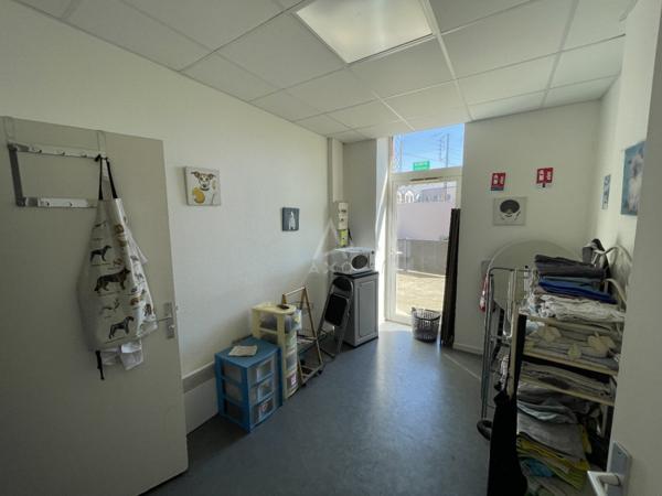 Fond de Commerce Toilettage canin de 70m² environs et de 3 pièces