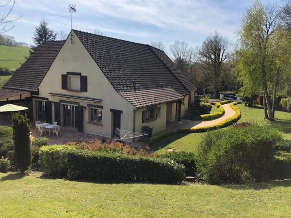 CHEZY SUR MARNE (02) à vendre joli plain-pied de 275 m2 sur un terrain clos et arboré de 8500 m2