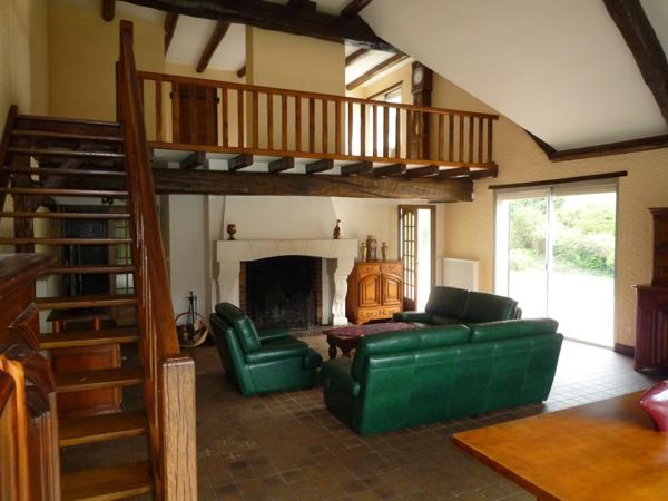 CHEZY SUR MARNE (02) à vendre joli plain-pied de 275 m2 sur un terrain clos et arboré de 8500 m2