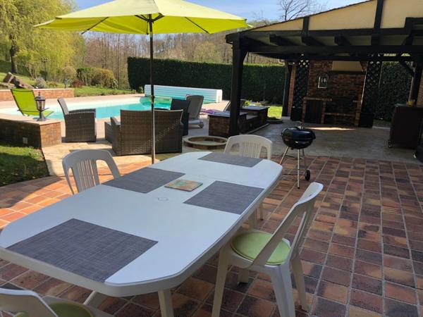 CHEZY SUR MARNE (02) à vendre joli plain-pied de 275 m2 sur un terrain clos et arboré de 8500 m2