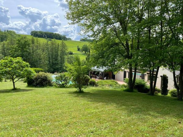 CHEZY SUR MARNE (02) à vendre joli plain-pied de 275 m2 sur un terrain clos et arboré de 8500 m2