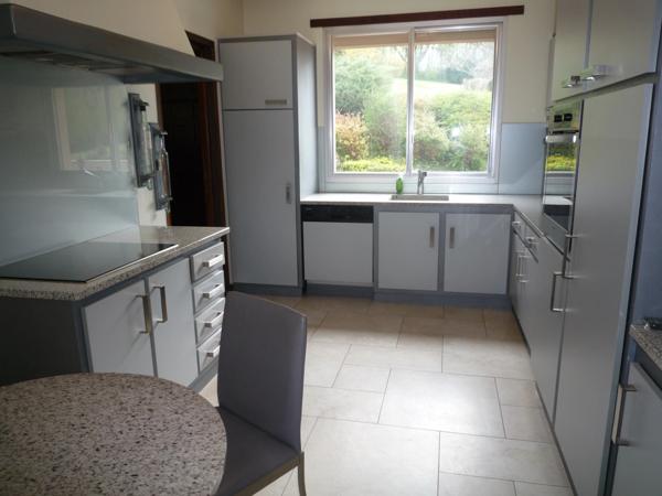 CHEZY SUR MARNE (02) à vendre joli plain-pied de 275 m2 sur un terrain clos et arboré de 8500 m2