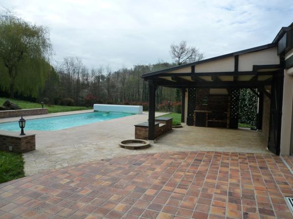 CHEZY SUR MARNE (02) à vendre joli plain-pied de 275 m2 sur un terrain clos et arboré de 8500 m2