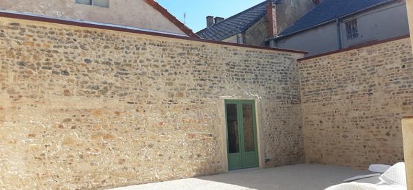 APPARTEMENT PLAIN PIED AVEC ANCIEN LOCAL COMMERCIAL COEUR DE VILLE