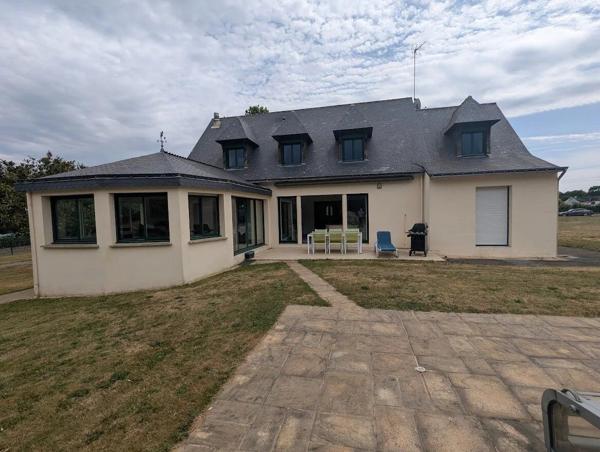 Vente Maison 8 pièces 219 m2 à Josselin