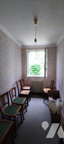   A proximité REDON et Commerces - Pavillon de plain pied de 130 m² habitable comprenant : entr...