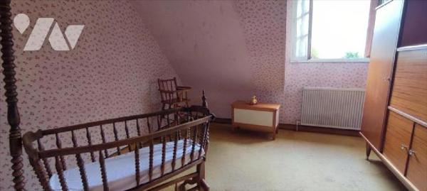   A proximité REDON et Commerces - Pavillon de plain pied de 130 m² habitable comprenant : entr...