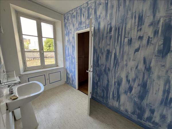 Maison à vendre 200 000 € Saint-Jean-d'Angély 22 p 438 m² DPE E