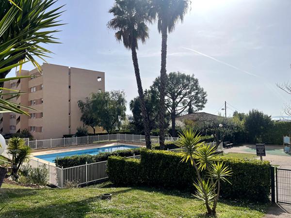 2 pièces 50 M2 lumineux - Belle résidence avec piscine