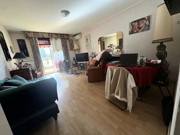 2 pièces 50 M2 lumineux - Belle résidence avec piscine