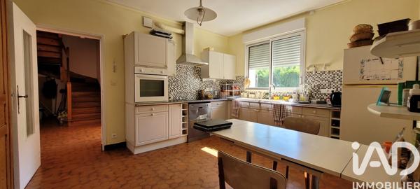 Maison à vendre 8 pièces 204 m² Saint-Jean-d'Angély