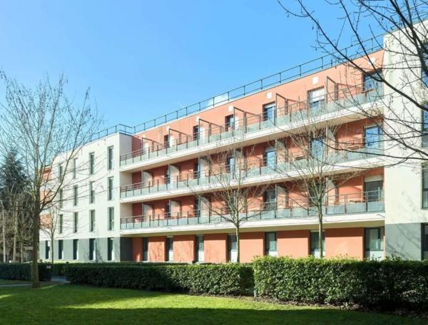 INVESTISSEMENT LOCATIF – ST CYR L’ÉCOLE – Résidence Affaires Zenitude Versailles Saint-Cyr-l’École – 8.44 % de rentabilité