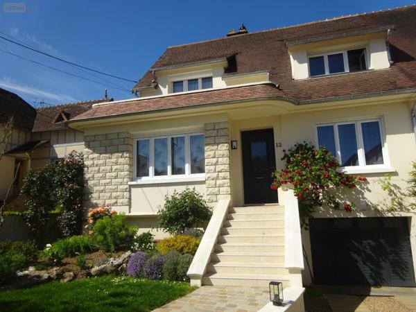 Maison de ville à vendre à Nogent-le-Rotrou dans l'Eure-et-Loir (28400), ref : NOG 1052