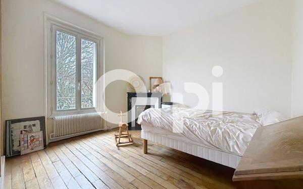 Maison à vendre    5 pièces • 132,31 m2 Sceaux