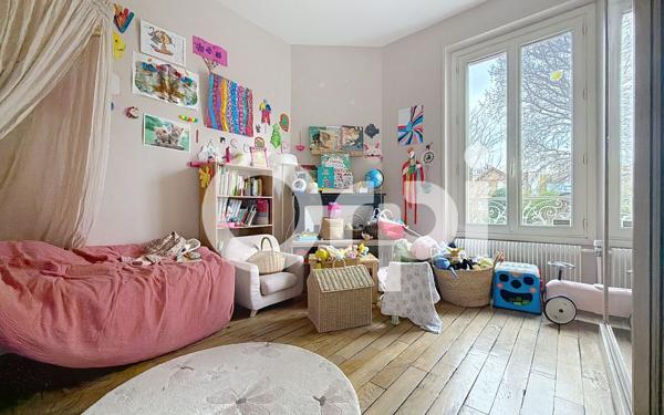 Maison à vendre    5 pièces • 132,31 m2 Sceaux