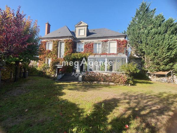 Maison à COMMENTRY, 03600 - 10 pièces 300m²