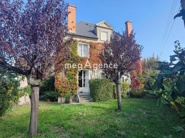 Maison à COMMENTRY, 03600 - 10 pièces 300m²