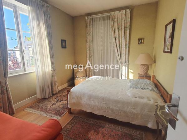 Maison à COMMENTRY, 03600 - 10 pièces 300m²