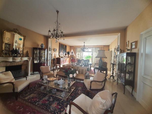 Maison à COMMENTRY, 03600 - 10 pièces 300m²