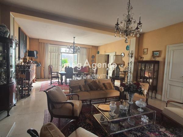 Maison à COMMENTRY, 03600 - 10 pièces 300m²