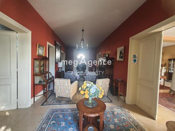 Maison à COMMENTRY, 03600 - 10 pièces 300m²