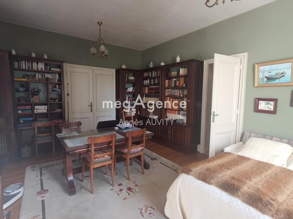 Maison à COMMENTRY, 03600 - 10 pièces 300m²