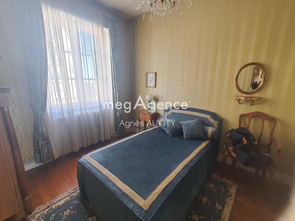 Maison à COMMENTRY, 03600 - 10 pièces 300m²