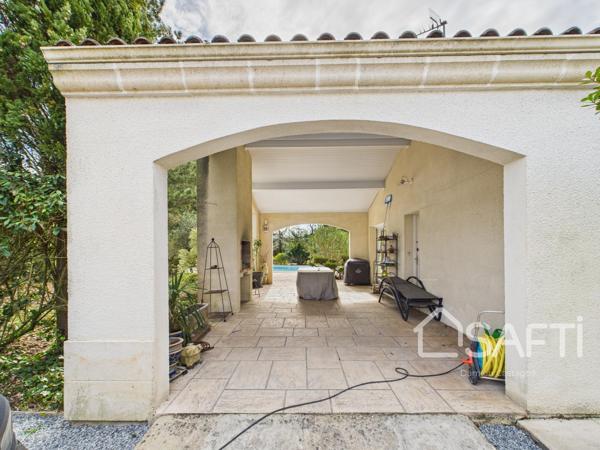 SAINT-JEAN-D’ILLAC – VILLA D’ARCHITECTE DE PLAIN-PIED - 2700 M2 DE TERRAIN - RARE SUR LE SECTEUR