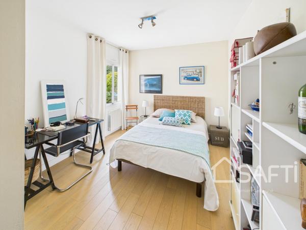 SAINT-JEAN-D’ILLAC – VILLA D’ARCHITECTE DE PLAIN-PIED - 2700 M2 DE TERRAIN - RARE SUR LE SECTEUR