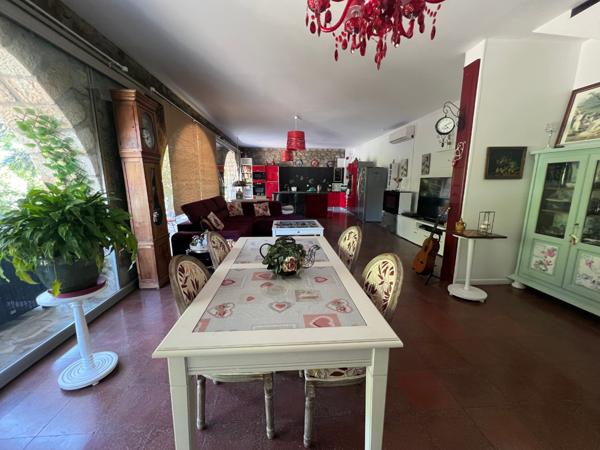 Propriété de charme avec piscine au bord de l’Ardèche, Vals-les-Bains
