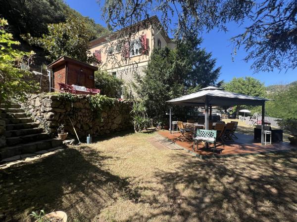 Propriété de charme avec piscine au bord de l’Ardèche, Vals-les-Bains